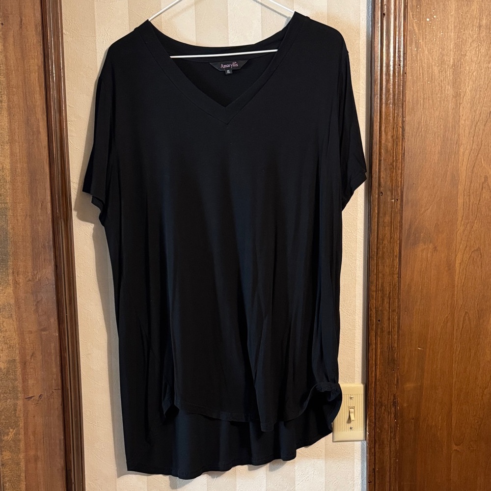 Amaryllis Elegant Black V-Neck Blouse